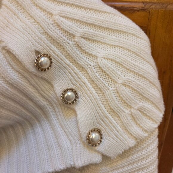 Karl Lagerfeld White Sweater with Black Accents - Picture 4 of 5